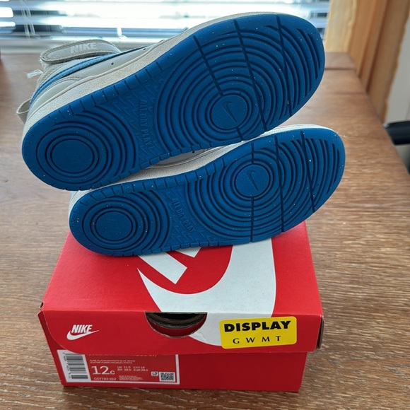 12c Nike Court Borough Mid 2 - Picture 2 of 2